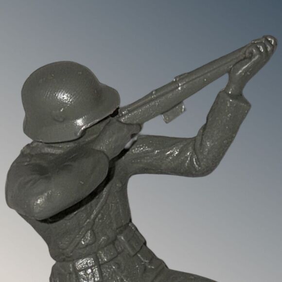 1963 Vintage Louis Marx WW11 German Soldier Rifleman Plastic Gray Sniper 5” - Picture 4 of 4
